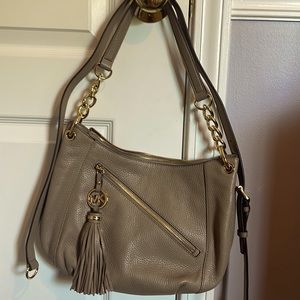 Michael Kors shoulder/cross body purse